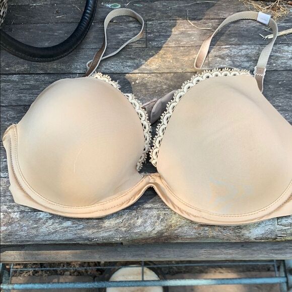 Calvin Klein Other - Calvin Klein Cream T-Shirt Bra Seamless Underwire